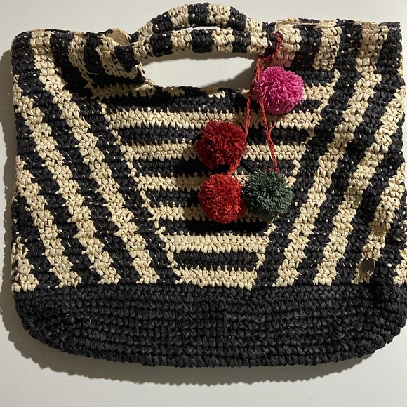 Billabong “Talk to the Palm” Paper Tote - Picture 2 of 10